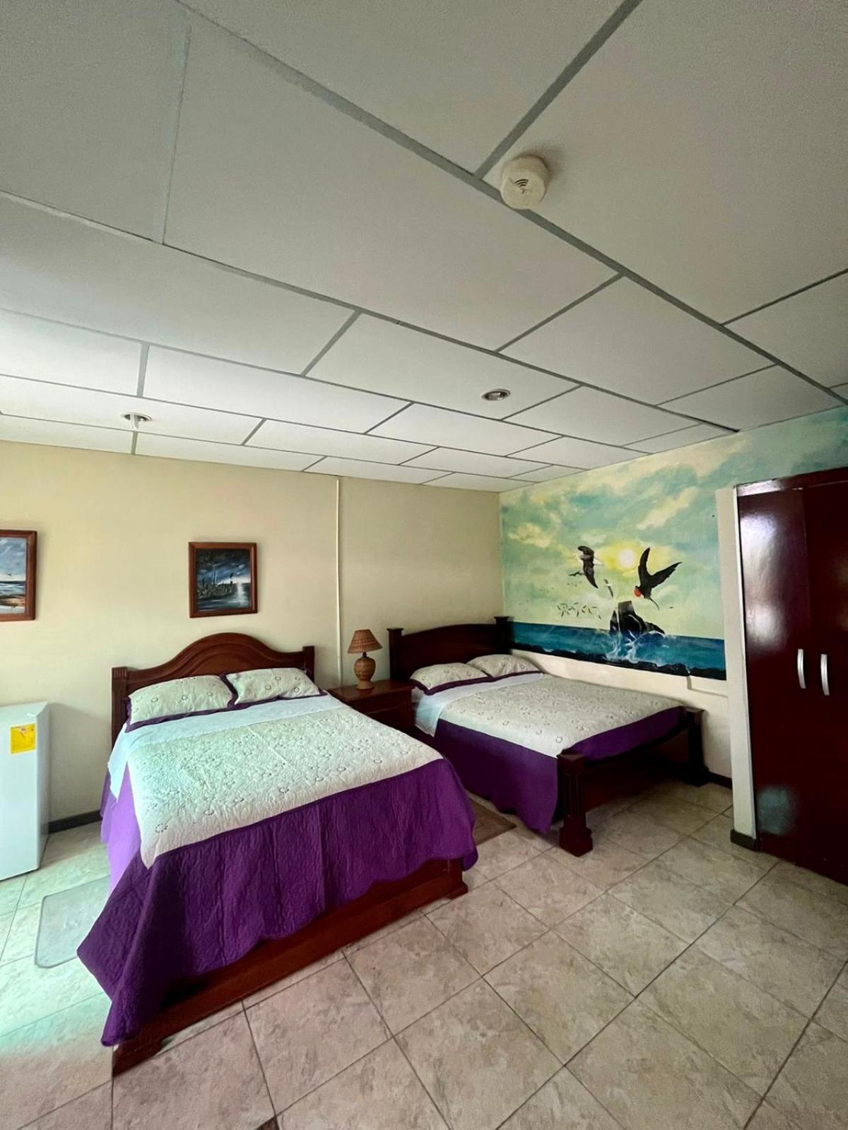 Nelyza'S Suites & Adventure Puerto Ayora  Ngoại thất bức ảnh